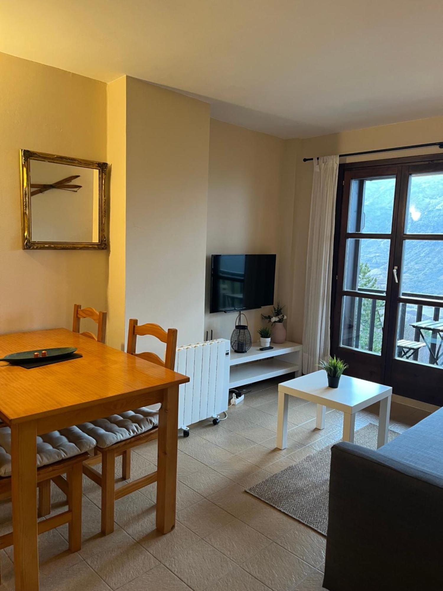 Roxy House - A Pie De Pistas De Espot